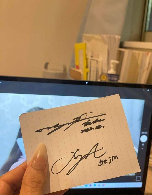 玄彬,孙艺珍被网友偶遇日本甜蜜约会,幸福对视如热恋情侣_一家_照片