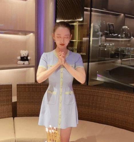 吉娜27岁生日,朗朗送钻戒庆祝,又一处豪宅曝光,阳台直接看江景_照片