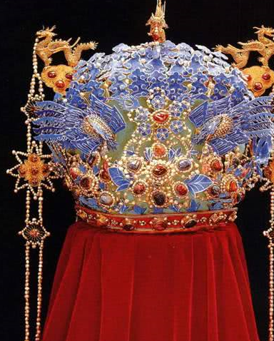 明代定陵出土的四件精美皇后凤冠,凤冠上嵌满宝石珍珠,美呆了!