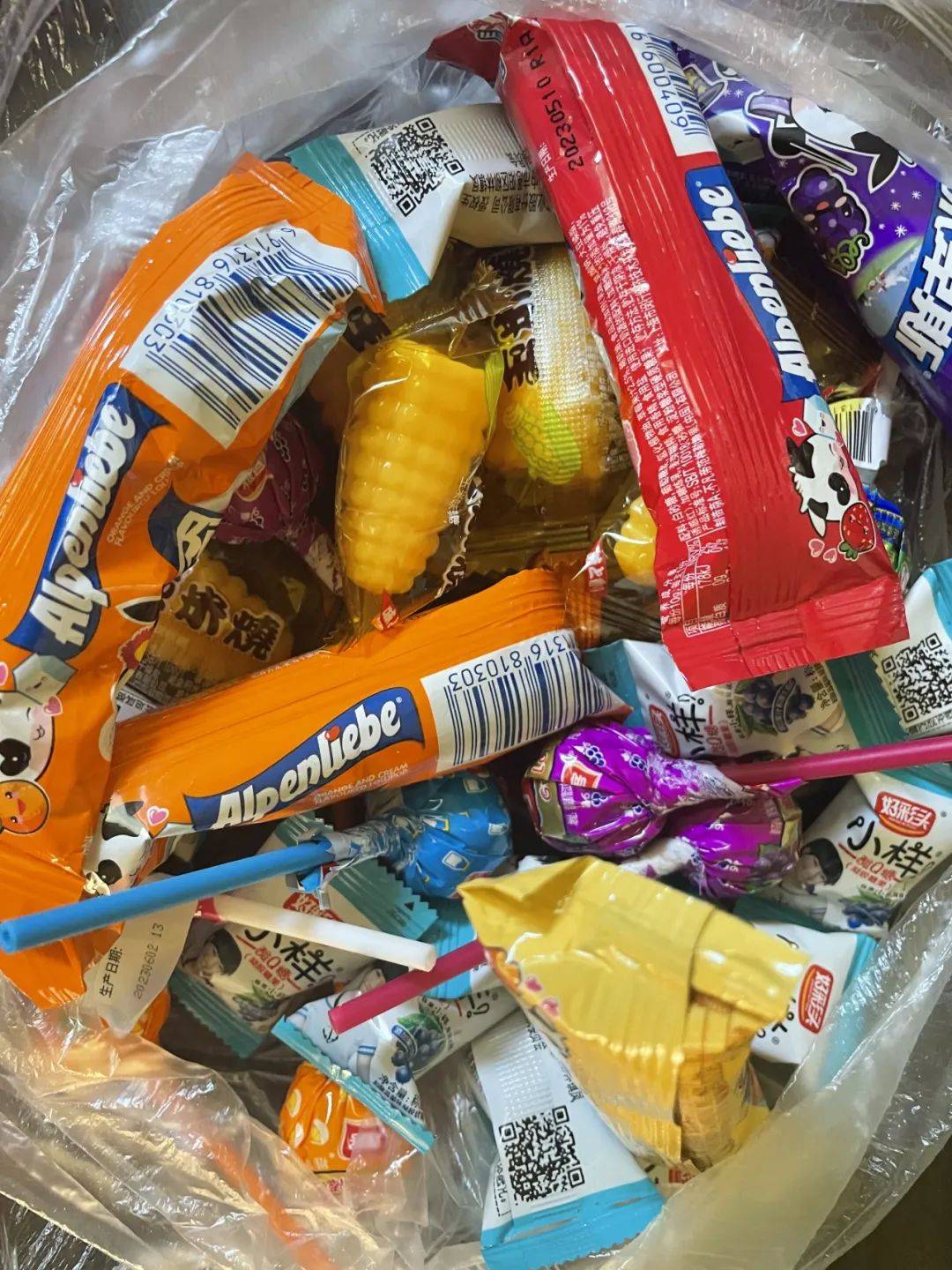 欢聚一"糖" | 庆安乐儿堡幼儿园课程故事_孩子_颜色_教育