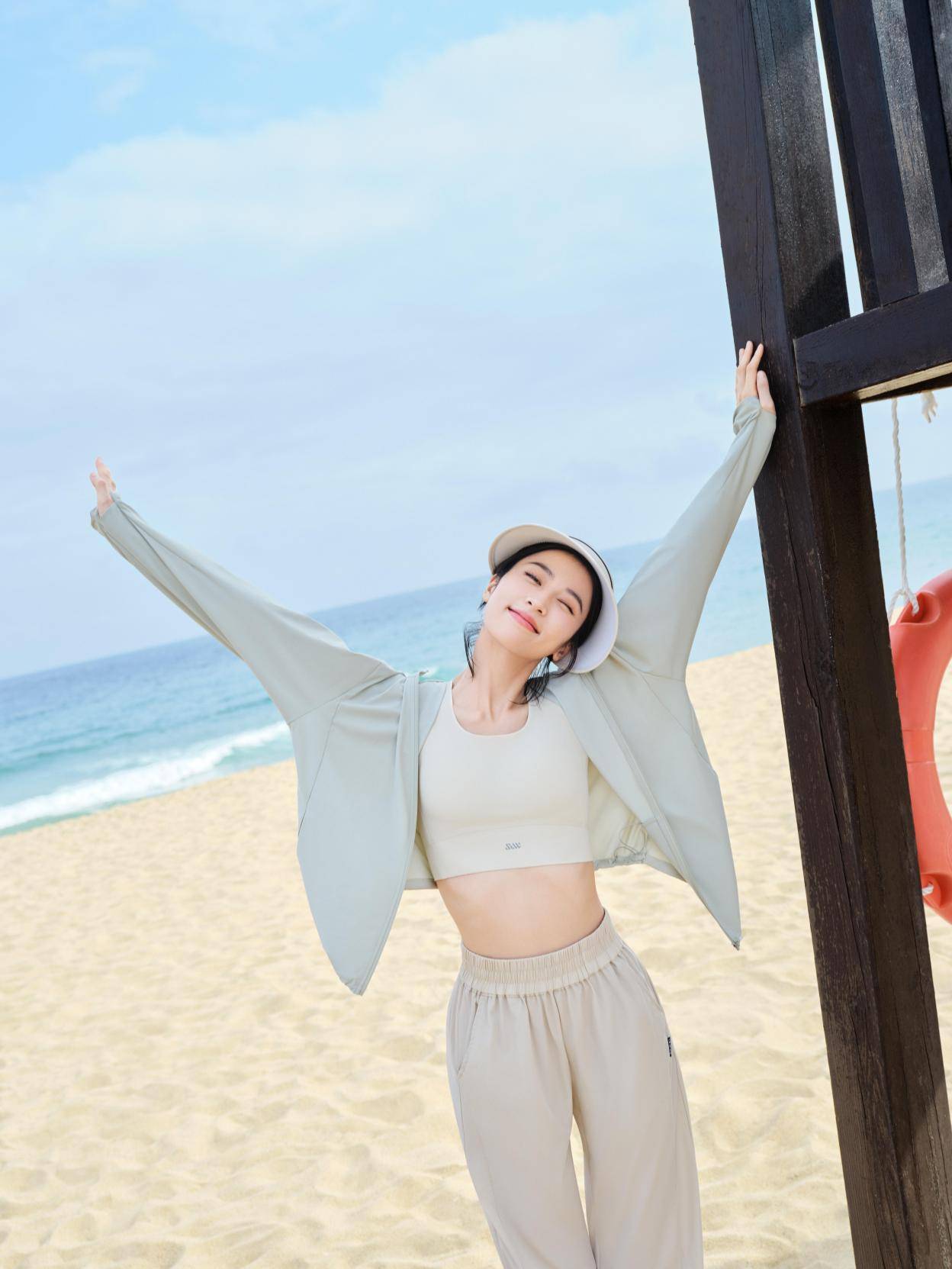 演员周雨彤正式携手s&w速惟,出任品牌首位代言人!_运动_生活_产品