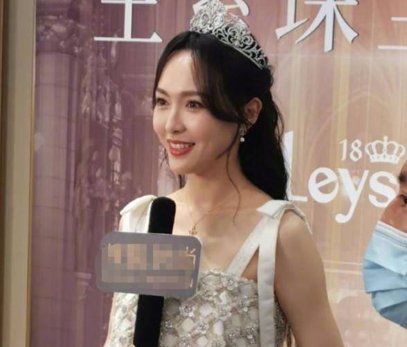 38岁唐嫣现身活动,失去六级美颜,这生图确定不是"唐不修"?