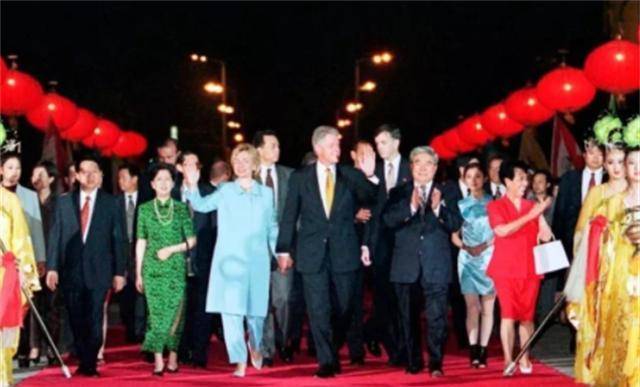 我国女保镖斗智斗勇,万分危急之际救总统_李克男_米勒_秦川