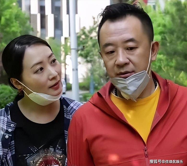 有种"整容"叫曲栅栅结婚,丈夫黄海波变化不大,她却