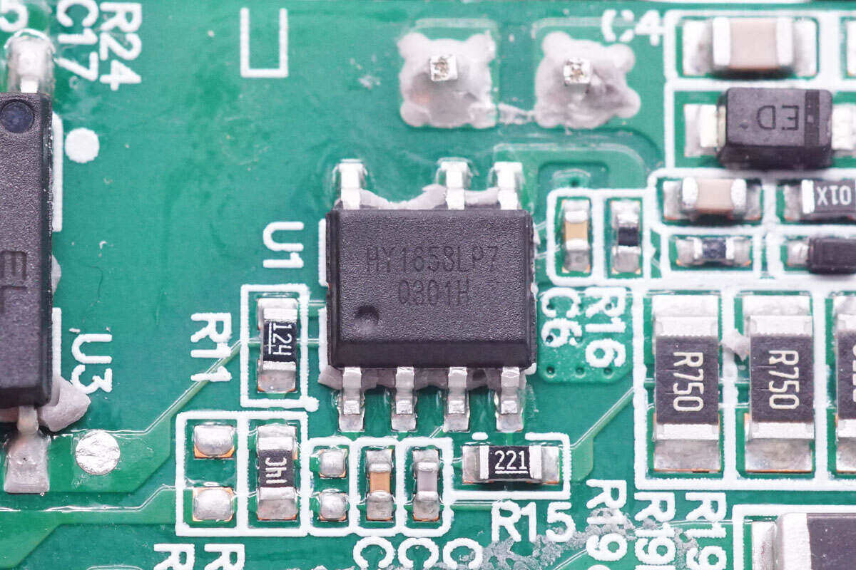 差模电感采用工字磁芯绕制,外套热缩管绝缘.