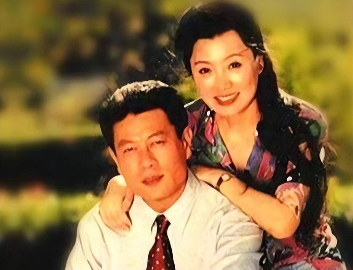 演员巫刚:与前妻15年婚姻分道扬镳,却和不婚不育的陈瑾纠缠20年