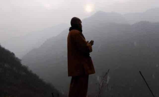 避世隐居终南山,被父亲一脚踹回现实:没钱,别学陶渊明_魏超_人生_道教