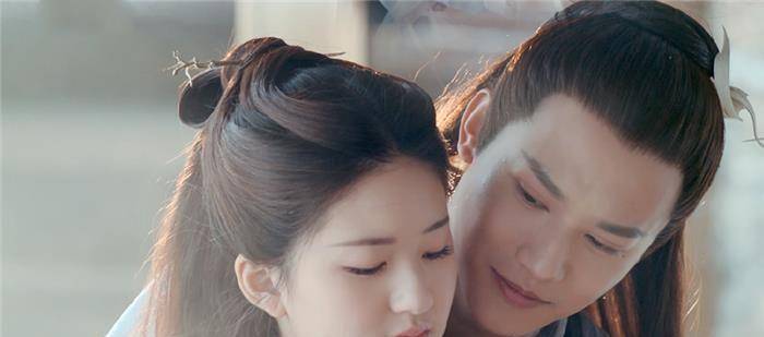 1,《香蜜沉沉烬如霜》这部剧是由高颜值演员杨紫,邓伦,罗云熙领衔主演