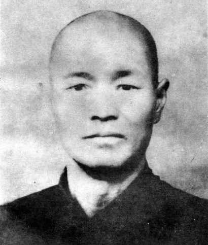 江湖艺人挑衅少林寺,这位僧人签下生死状,仅用一拳就将对方打死_德根