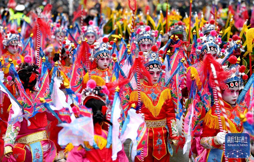 新华社聚焦宝鸡陇县 | 老陕耍社火 越"闹"越红火_展演_表演_进行