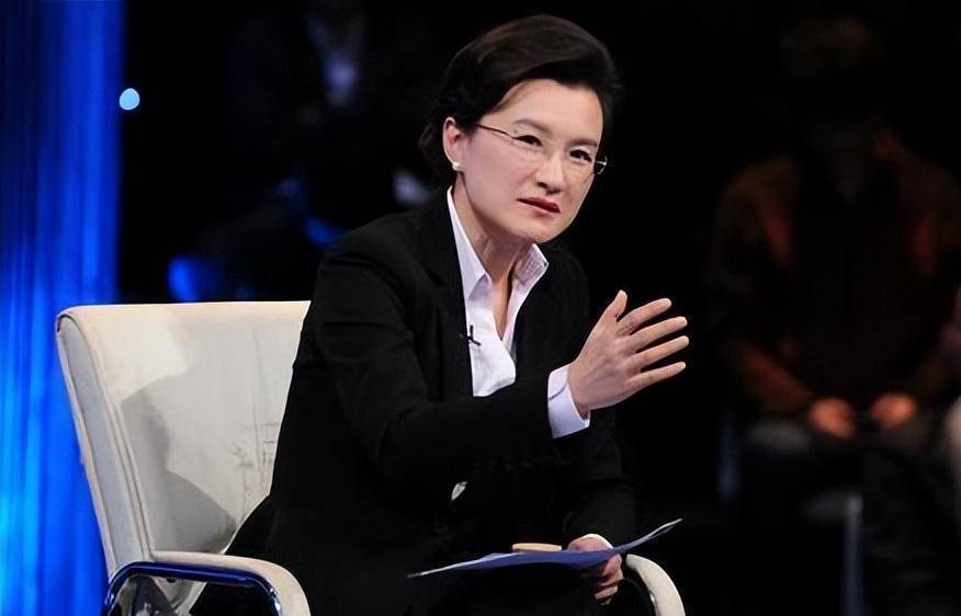 董倩近照,她和老公,同为电视新闻主持人,两人有太多相似之处_主理