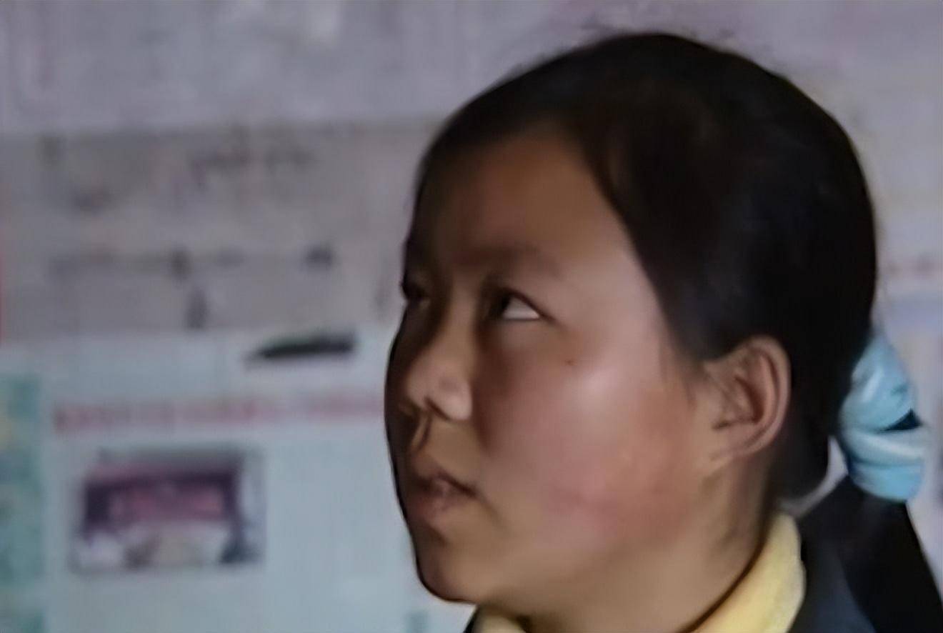 2018年贵州一件怪事,16岁女孩晕倒,醒来后写出神秘号码吓坏众人_吴琴