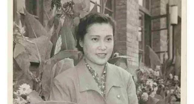 结婚之后的秦怡逐渐就发现了陈天国"不为人知"的一面.
