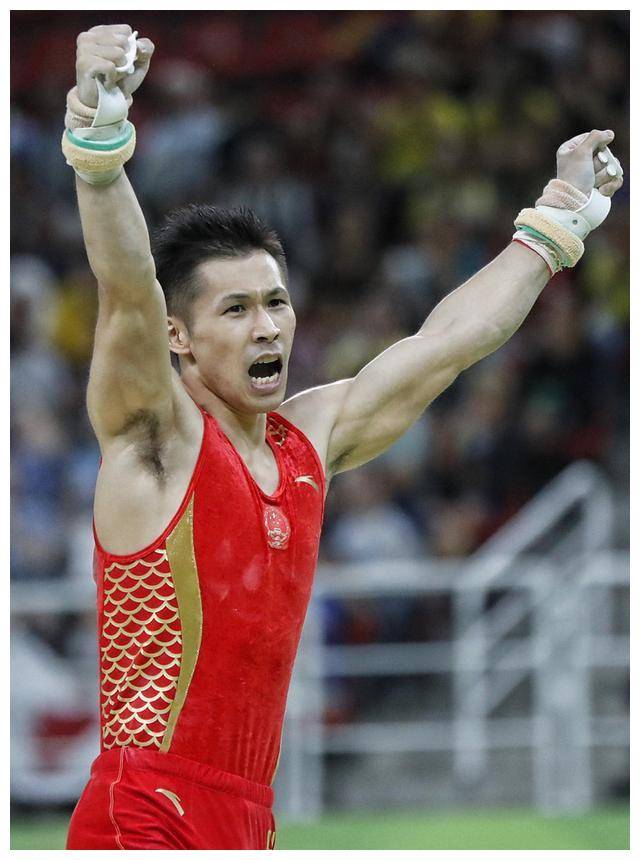 奥运冠军被小3岁富婆倒追:如今生活幸福美满,事业更上一层楼._张成龙_