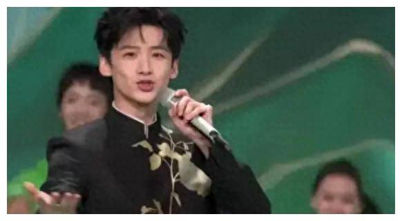 白敬亭事件曝光,细节被扒!引发网友疯狂议论_质疑_魏大勋_真相