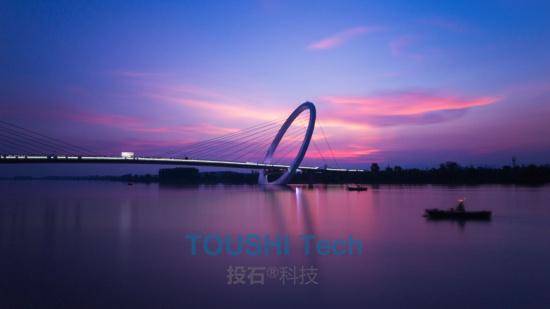 用梵高视角看南京眼↓↓↓鸡鸣寺的梵高之影黄色的墙壁,红色的屋顶在