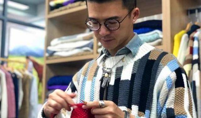 我们和大多数的人一样,总是走在行色匆匆的路上,做着一个平凡的人,干