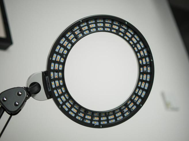 护眼台灯哪个品牌更好用?五大好用护眼台灯大爆料!