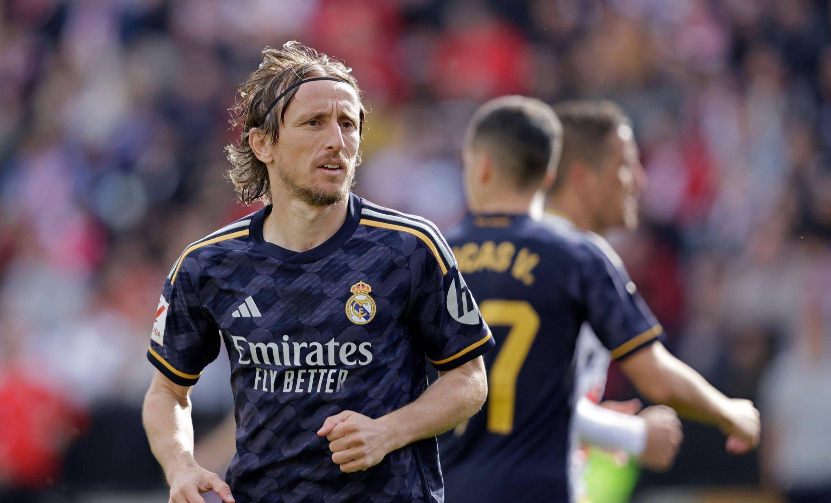 熊皇长不大,皇马亿元先生集体哑火,引进姆总刻不容缓_何塞卢_维尼修斯