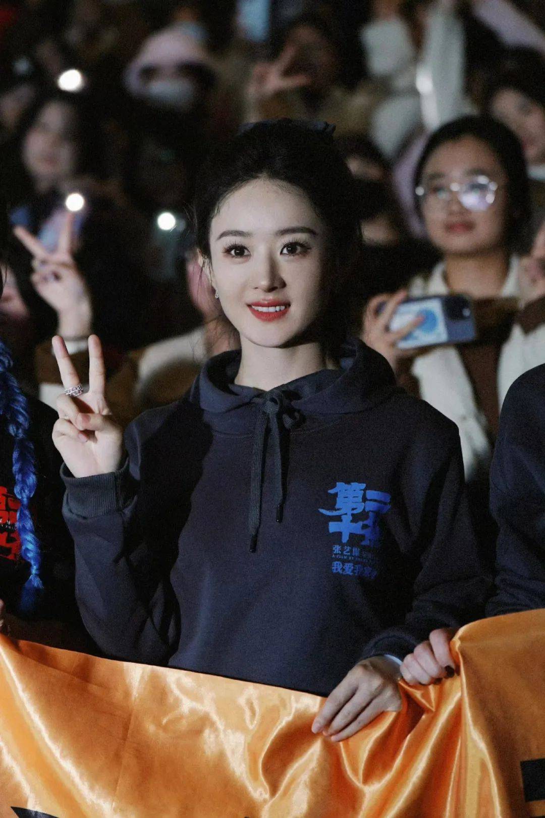 看看她和赵丽颖马丽的合照就知道了_感觉_头骨_五官_脸型_外貌_因为