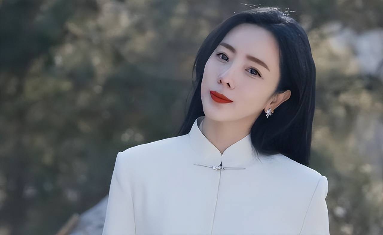 李思思离职央视40天赚120万,录制新综艺引发网友热议_节目_广大观众