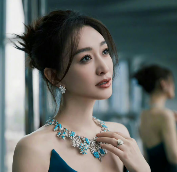 47岁的她,不再是人间水蜜桃_李小冉_汪俊_事儿