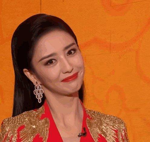 佟丽娅称自己"全班最丑",本以为是自谦,看合照:什么神仙班级_网友