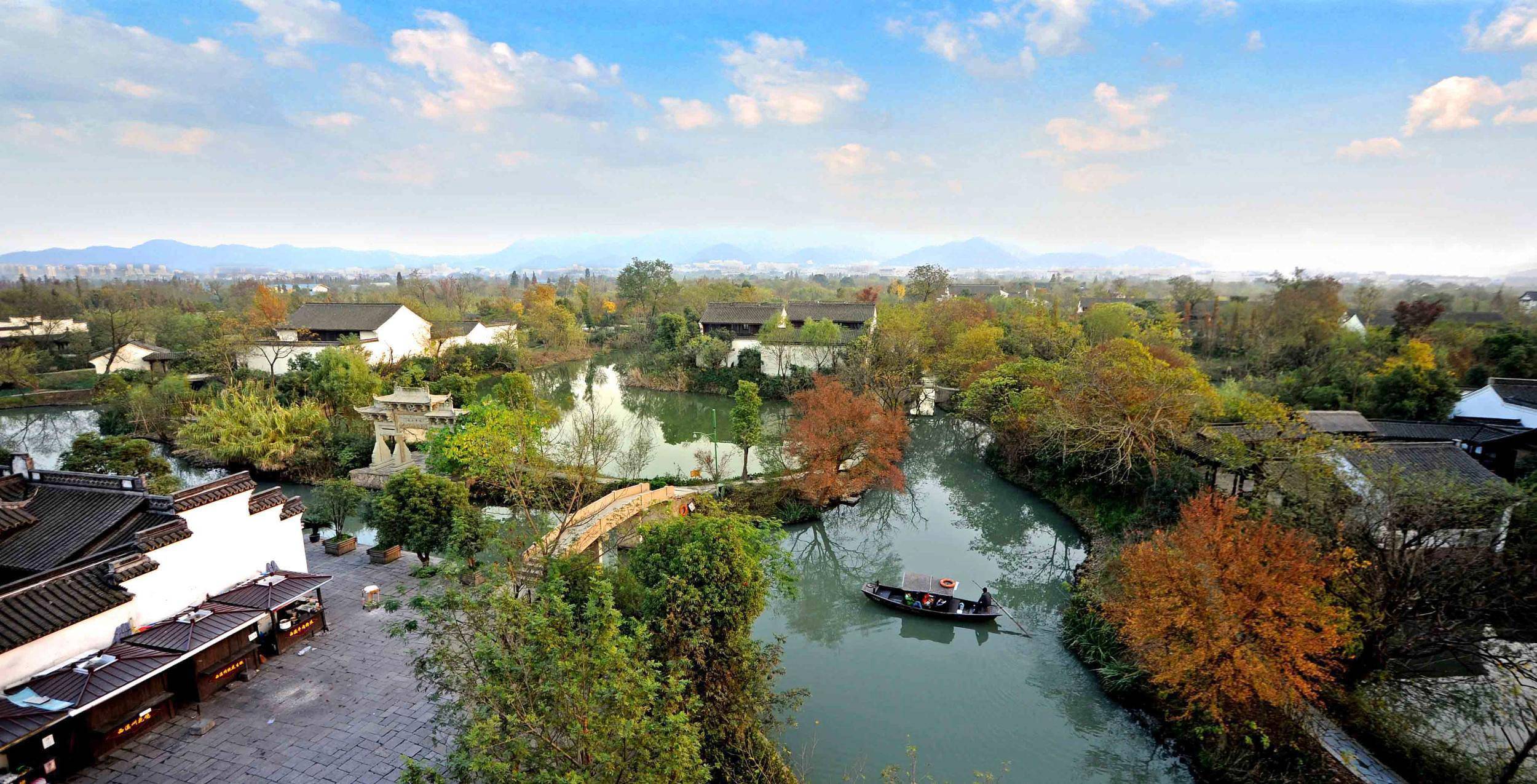 与西湖相邻,被称为杭州之肾,中国湿地第一园,城市中的天然湿地