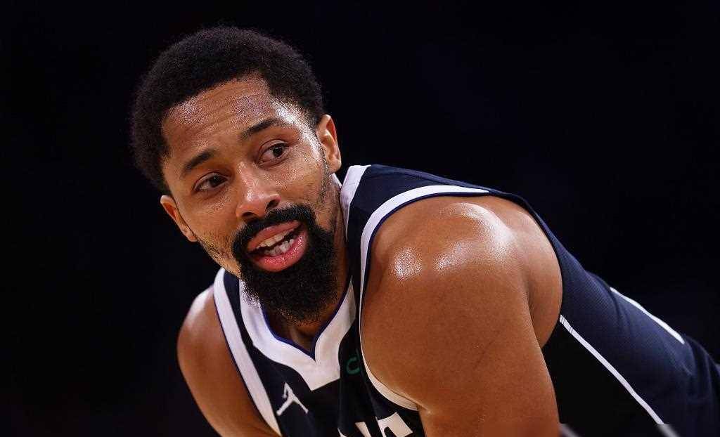 丁威迪湖人首秀6分7助攻,詹姆斯苦苦等待的援兵终于到了_交易_防守_本