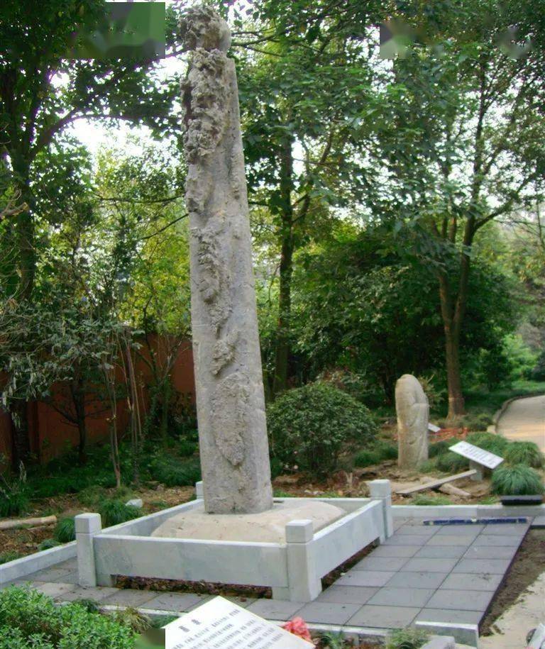 封土上打洞直达墓室,传盗出文物打包价要6亿_钱元瓘_盗墓者_杭州