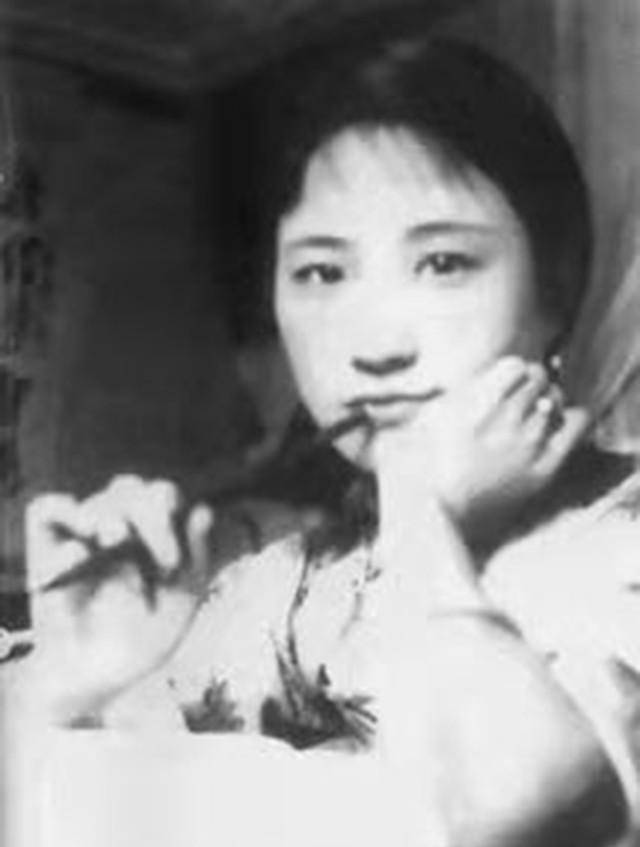凌叔华:婚前和徐志摩暧昧,婚内出轨丈夫抓奸,才情名誉全被毁_陈西滢