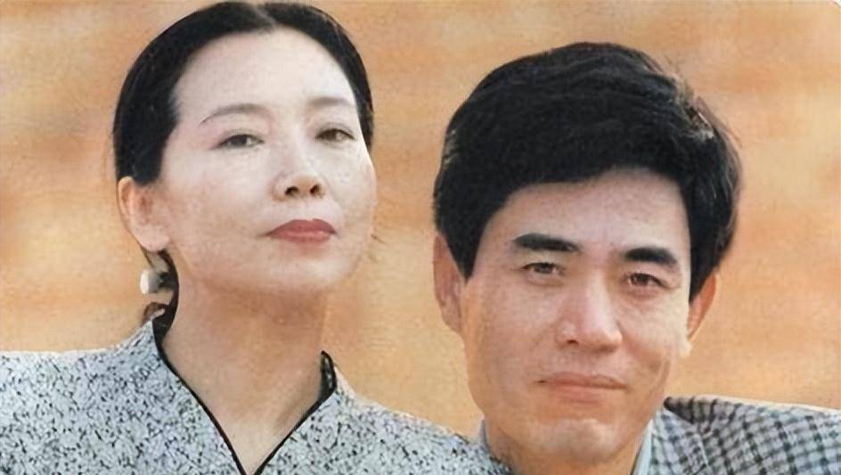 演员陈宝国:娶同学赵奎娥,结婚40年宠妻如宝,成年儿子让他犯愁_爱情
