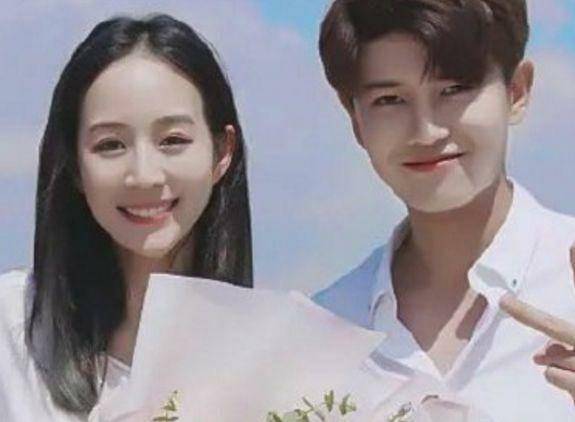 任嘉伦被拉着拍照,礼貌摘下口罩与之,当看清女粉正脸后:谁敢拦_张钧甯