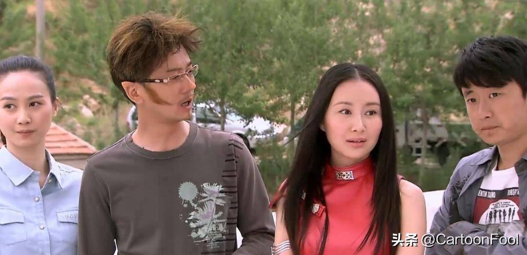 真人微短剧《魔幻手机之傻妞的无限宇宙》备案100集,你期待吗?