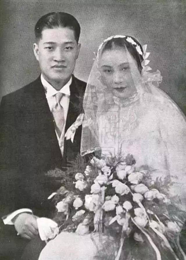 后来胡蝶嫁给了潘有声,生下两个孩子,日子过得简单美好.