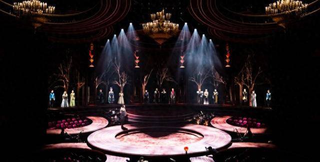 音乐剧《娜塔莎,皮埃尔和1812年的大彗星》在上海进行亚洲首演_观众