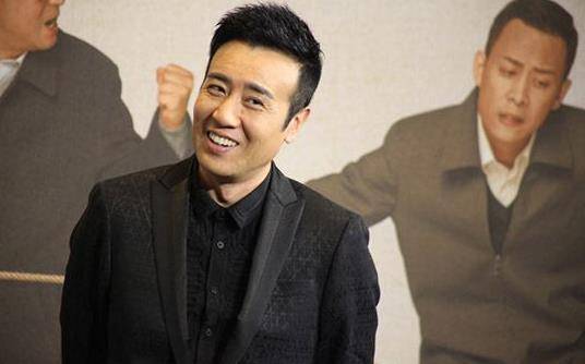 于和伟:靠蹦迪走红,幼年丧父,因5块钱对老师产生"恋父情结"_姐姐_母亲