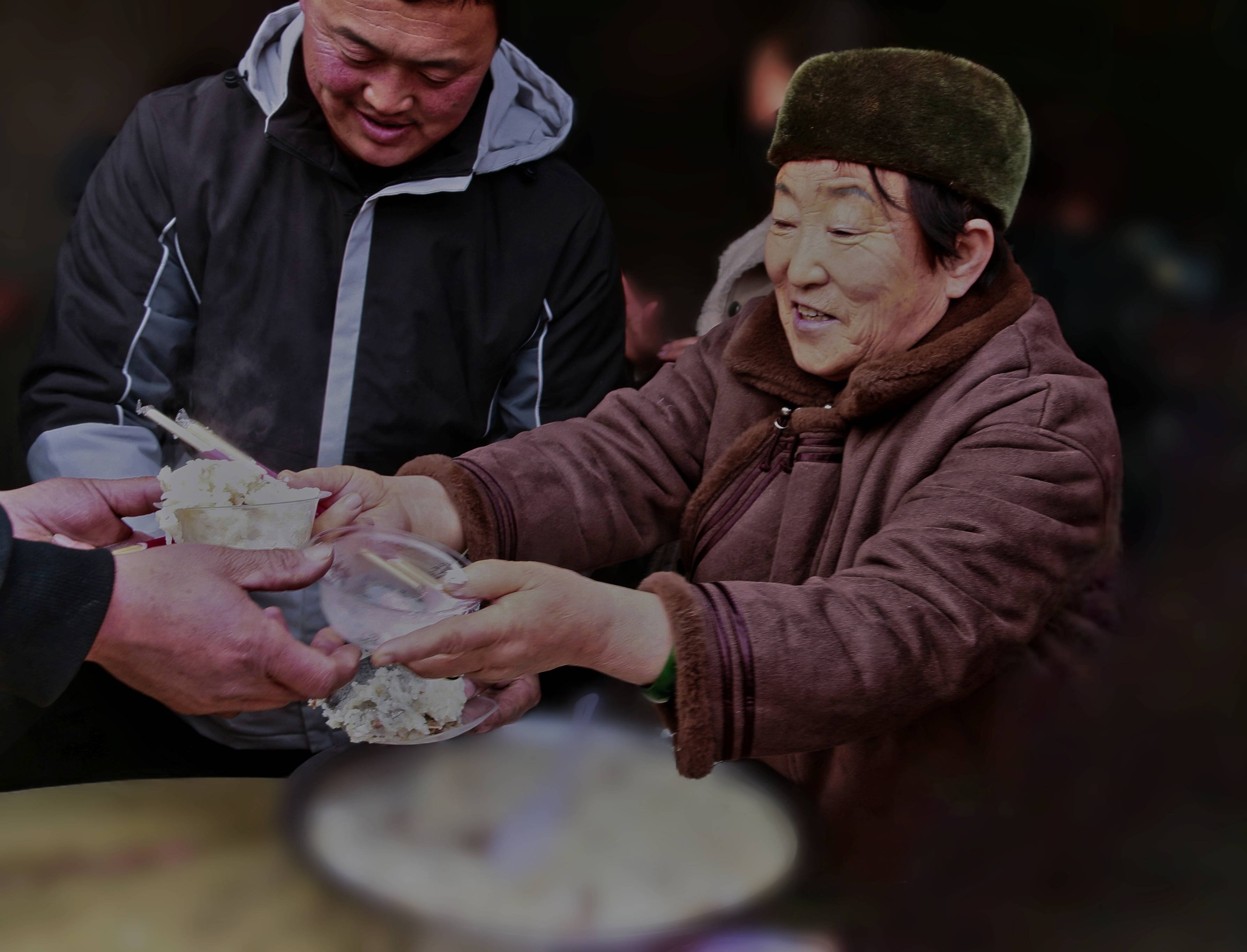 内蒙古白音杭盖食品有限公司赴吉祥寺施粥_活动_社会