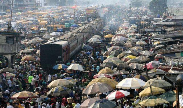 总与上海攀比的印度"孟买",实际情况到底如何?_大城市_因为_英国