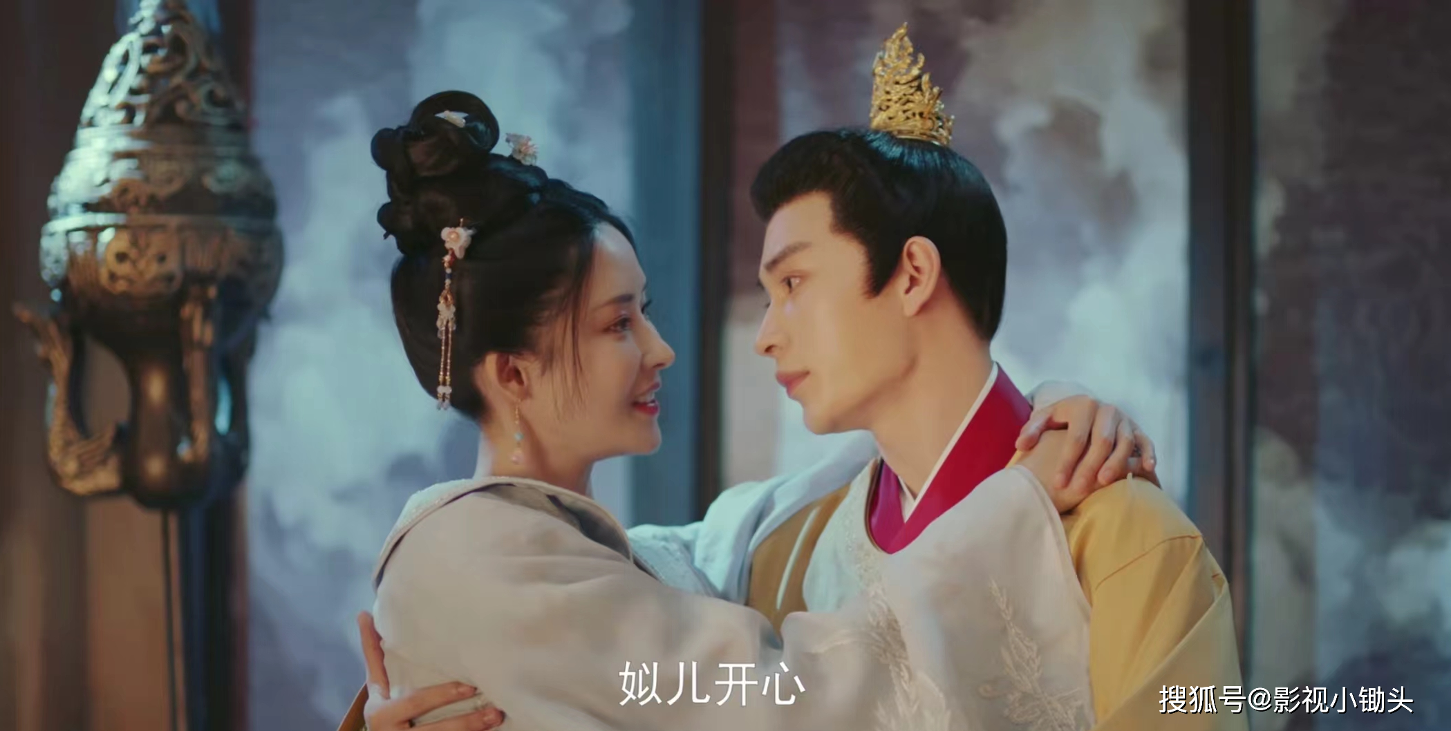 出了个短剧《与凤飞》,低成本无脑下饭小甜剧_苍寒聿_一世_胡丹丹