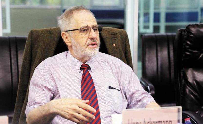 德国人汉斯:在中国待了15年不想离开,护照永久居住地改成长沙