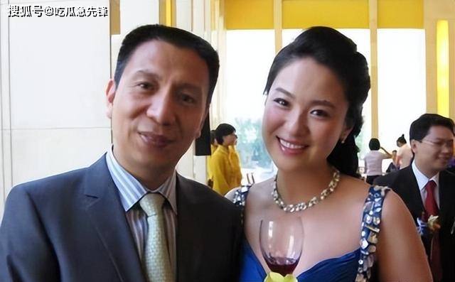 沈傲君:用200万向聂远求婚被拒,闪婚嫁外交官后,今婚姻幸福_什么_婚礼