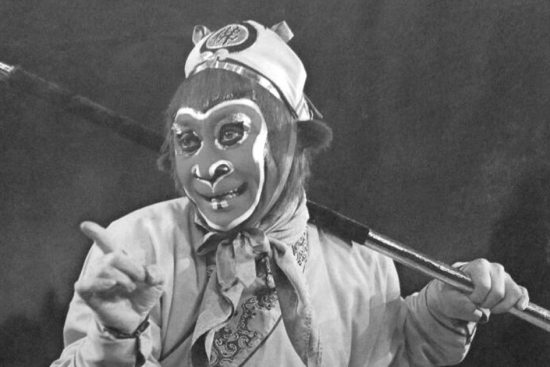 难怪杨洁没相中六小龄童,看看她当初选的"猴子",才