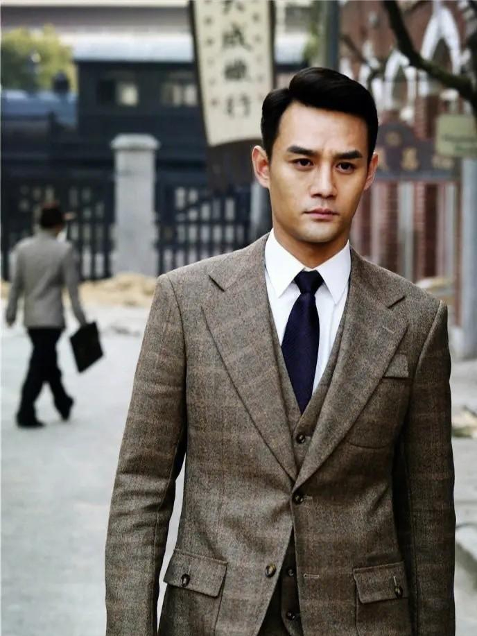 其实是经纪公司大老板,这些明星个个手下有强兵_贾玲_黄子韬_王凯