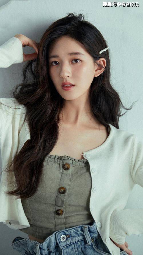 绝美内地女神赵露思尽展风姿,撩人写真大放异彩!_魅力_照片_偶像