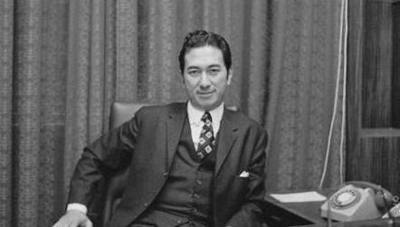 从10元闯澳门到一代赌王,他的人生,从20岁开始_何鸿燊_何东_香港