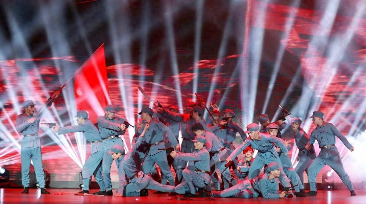 2024首赛告捷 雅安市强项中学自创舞蹈《飞夺泸定桥》再登新高