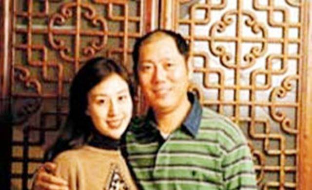中国京剧之星史依弘,与大18岁的李成儒相爱,离婚后成兄妹