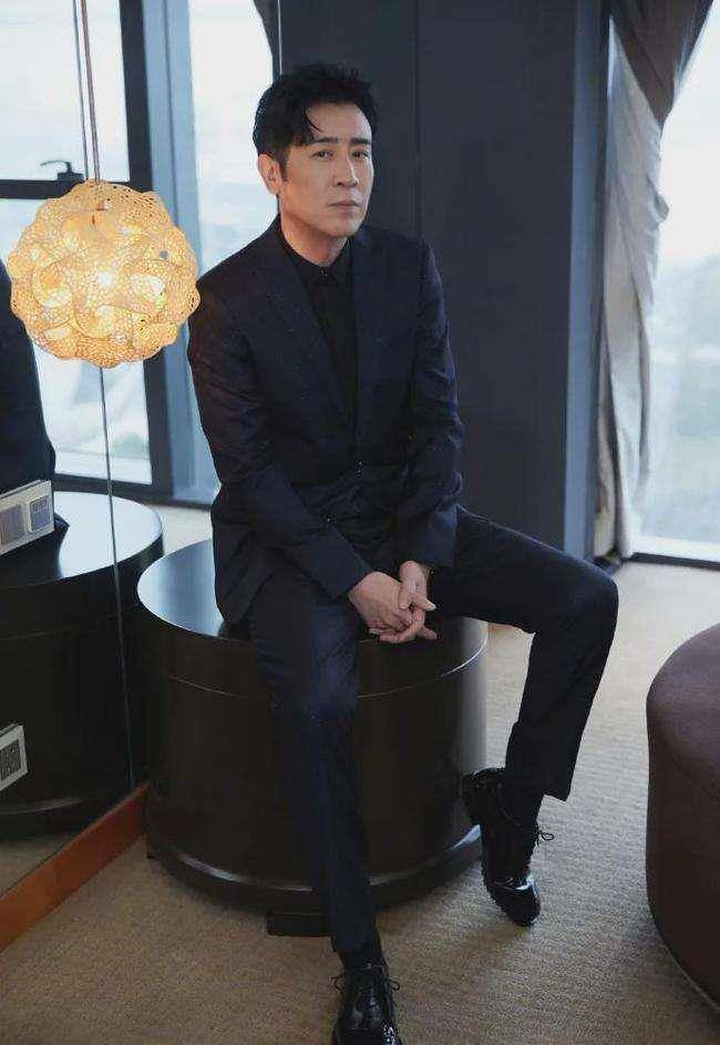 不发福,不油腻,颜值身材都在线的8位中年内地男星,真叔圈楷模