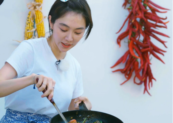 看《南来北往》金晨和摇曳生姿的姜妍就懂了_姚玉玲_朱雨辰_感情